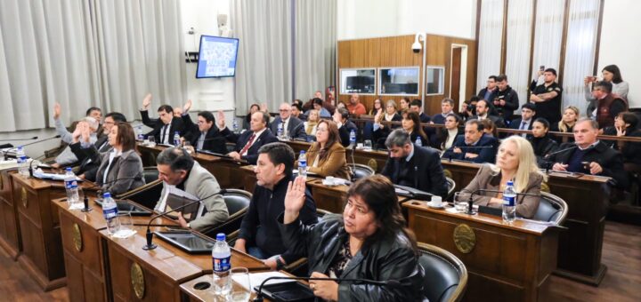 alt="Senadores de Entre Ríos votando la reforma previsional 2026 en la Cámara Alta"