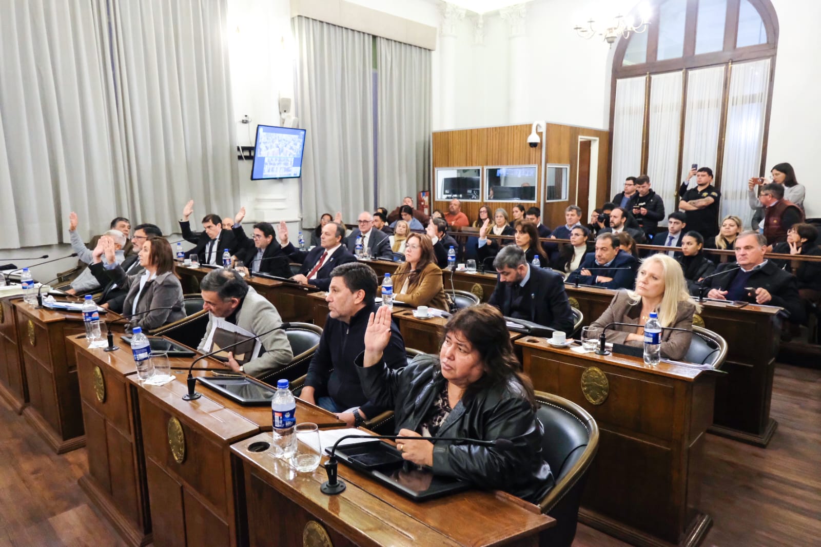 alt="Senadores de Entre Ríos votando la reforma previsional 2026 en la Cámara Alta"