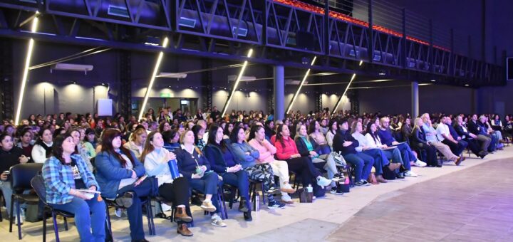 alt="docentes en el Salón Jesús te Ama de Concordia"