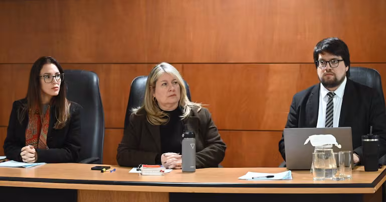alt="Tribunal de Sentencia que condenó a Kueider y Guinsel"