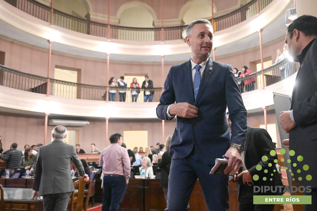 alt="Gustavo Hein antes del tratamiento de la reforma previsional en Entre Ríos"