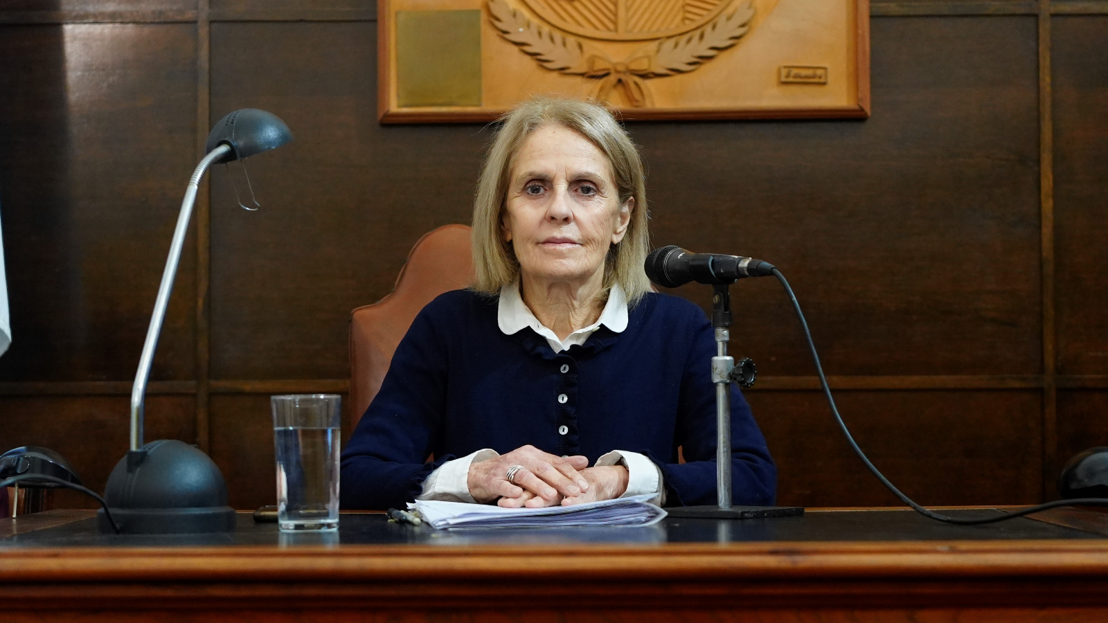 alt="Primer plano de Magdalena Reta de Urquiza en la sesión del Concejo de Concordia que votó alivio fiscal para damnificados por el temporal"