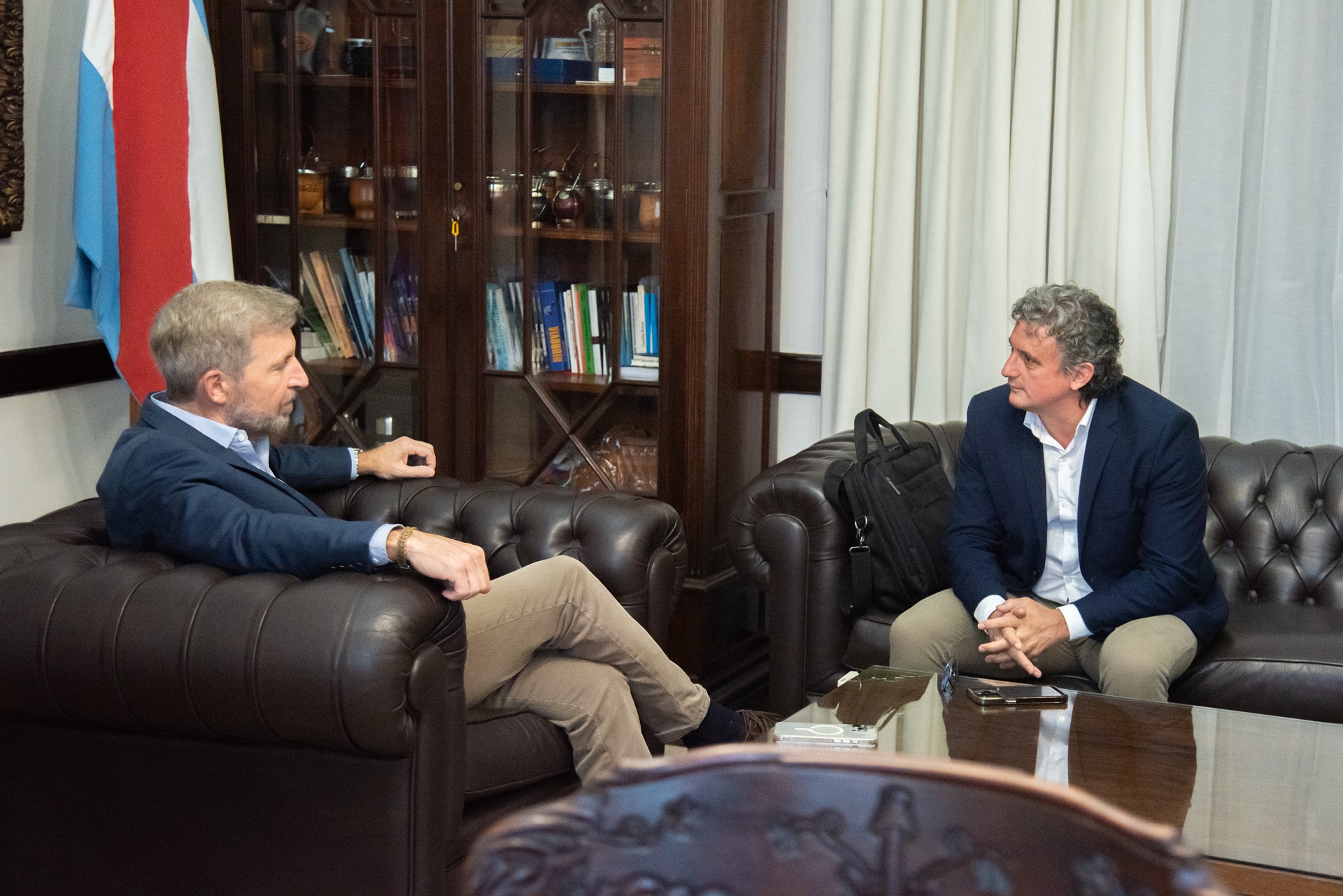 alt="Encuentro oficial entre el gobernador de Entre Ríos y el intendente de Federación para analizar proyectos de infraestructura"