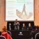 alt="El intendente de Concordia, Francisco Azcué, habla durante el lanzamiento del programa Jóvenes en Acción Climática"