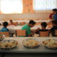 alt="Panes servidos en un comedor escolar de Entre Ríos, en el contexto del fallo sobre los comedores escolares en Entre Ríos"