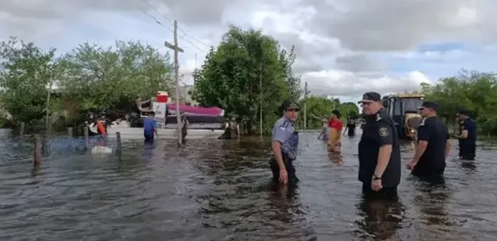 alt="rescate acuático en Corrientes"