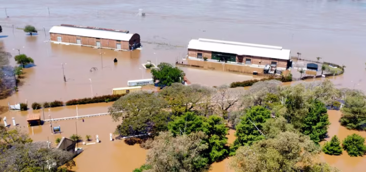 alt="emergencia hídrica en Entre Ríos, crecida del río Uruguay en Concordia"