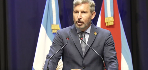 alt="Gobernador de Entre Ríos Rogelio Frigerio"