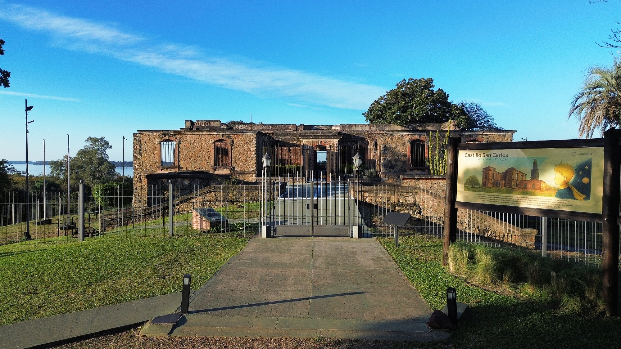 alt="Castillo de San Carlos durante las Jornadas de Sensibilización del Parque San Carlos en Concordia"