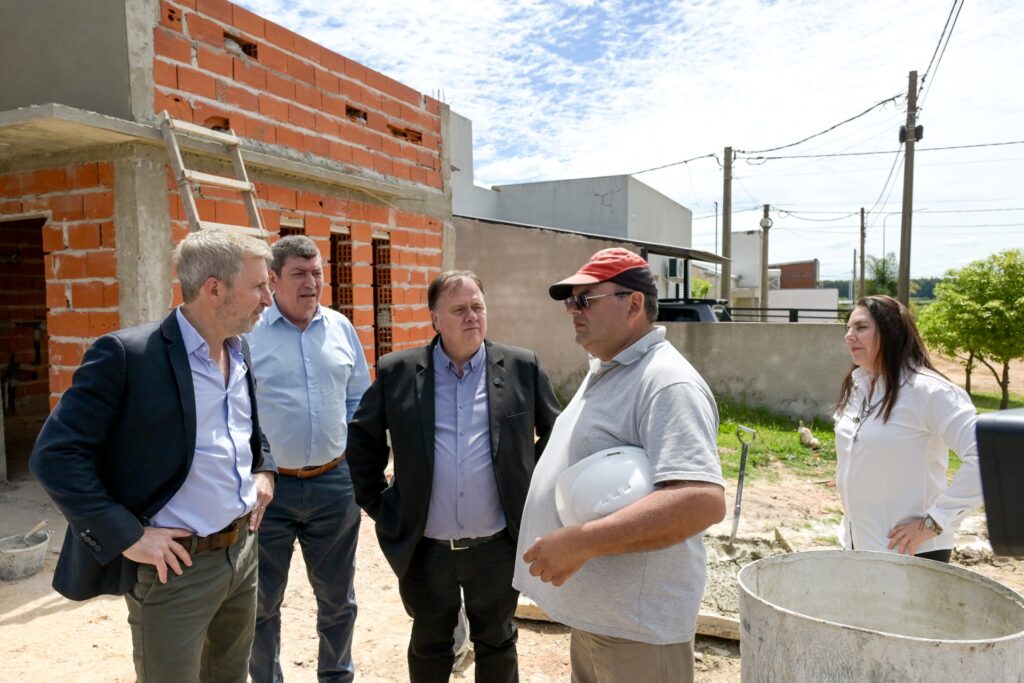alt="Frigerio en el noreste entrerriano en obra de viviendas IAPV en Chajarí"